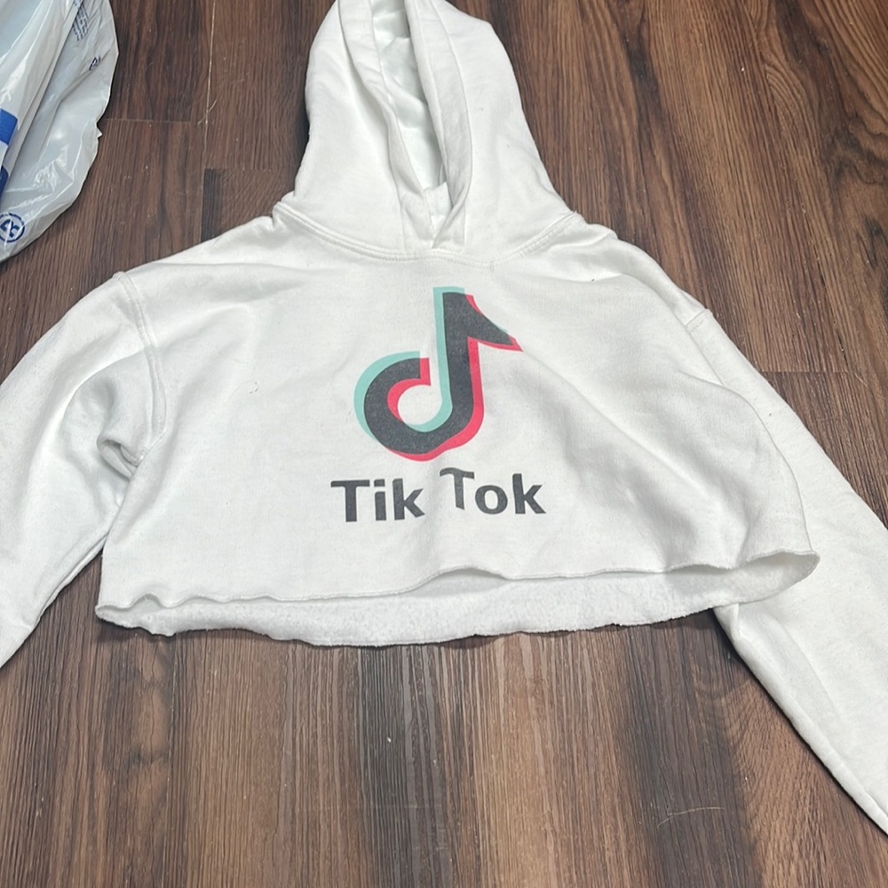 Long sleeve crop top